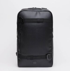 Db The Världsvan 17L Backpack in black leather
